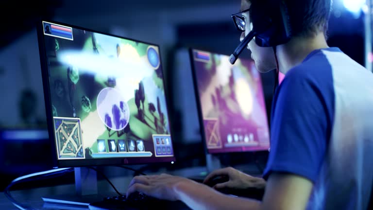 Exploring Player Loyalty in Online Live Game Platforms